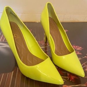 Lime Green Heels 😍‼️